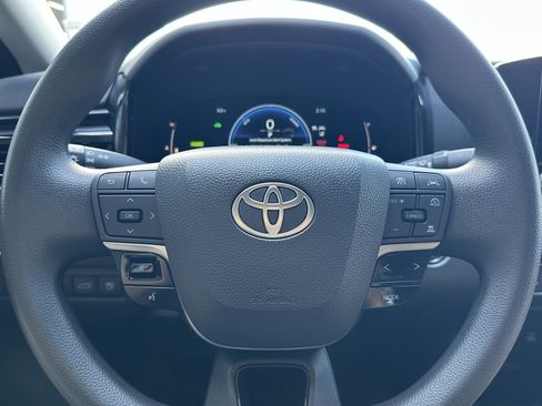 Used 2025 Toyota Camry LE FWD image 23
