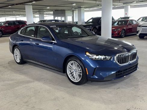 Used 2024 BMW 530i xDrive w/ Convenience Package AWD/4WD image 1