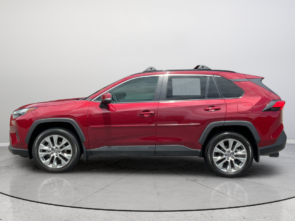 Used 2025 Toyota RAV4 XLE Premium FWD image 9
