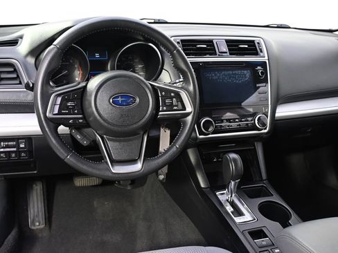 Used 2019 Subaru Outback 2.5i Premium image 12