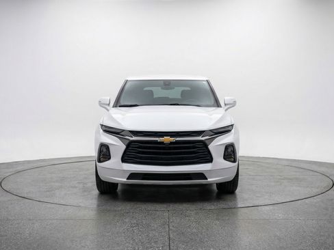 Used 2025 Chevrolet Blazer LT FWD image 2