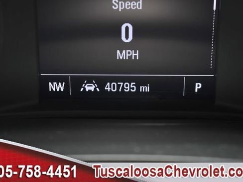 Used 2023 Chevrolet Traverse LT FWD image 34