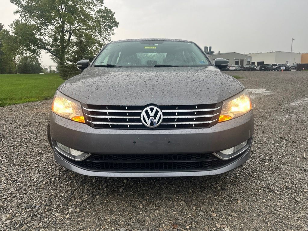 Used 2014 Volkswagen Passat TDI SEL Premium FWD image 2