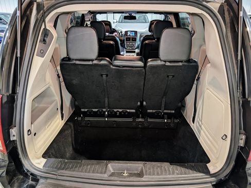 Used 2019 Dodge Grand Caravan SXT FWD image 22