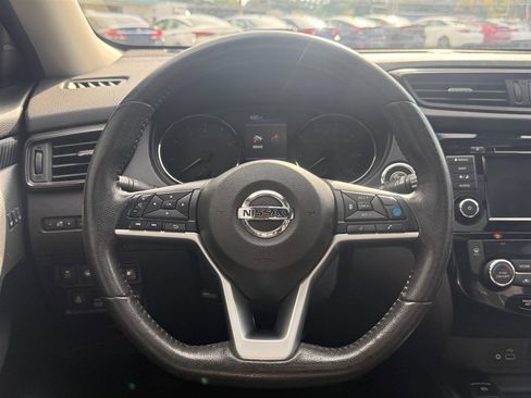 Used 2019 Nissan Rogue SL w/ Premium Package image 13