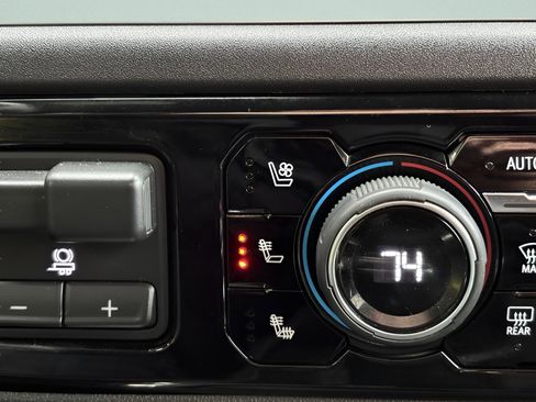 Used 2022 Chevrolet Silverado 1500 High Country image 54