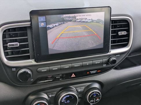 Certified 2023 Hyundai Venue SEL FWD image 12