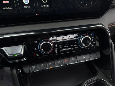 Used 2024 GMC Sierra 2500 AT4 w/ Technology Package image 24