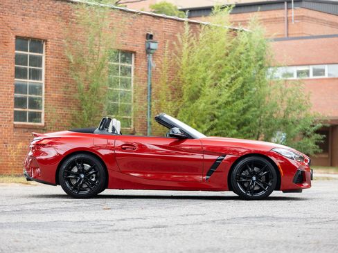 Used 2022 BMW Z4 sDrive30i w/ M Sport Package image 6