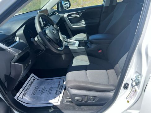 Used 2025 Toyota RAV4 XLE FWD image 11