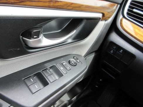 Used 2018 Honda CR-V EX image 28