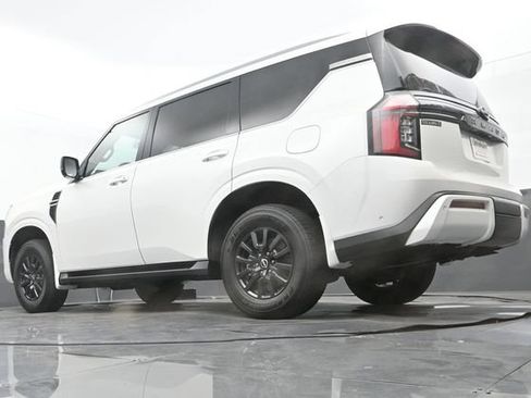 Used 2025 Nissan Armada SV AWD/4WD image 10