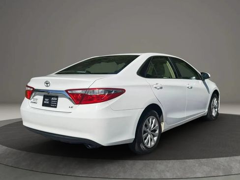 Used 2015 Toyota Camry LE FWD image 6