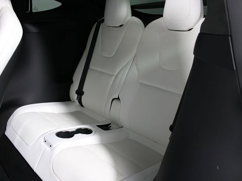 Used 2022 Tesla Model X Plaid image 25