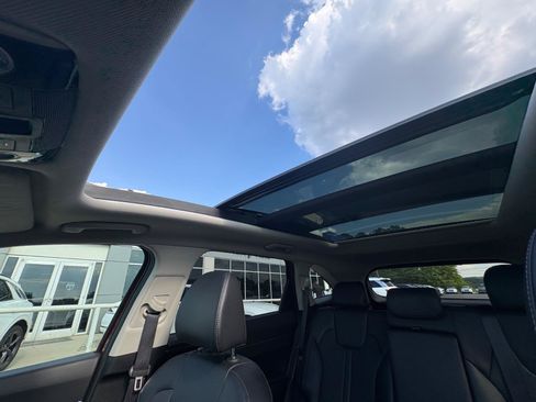 Used 2025 Kia Sorento S w/ Panoramic Sunroof Package FWD image 40