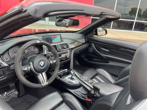 Used 2018 BMW M4 Convertible image 18