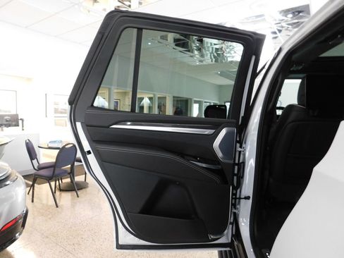 Used 2026 Cadillac Escalade V AWD/4WD image 81