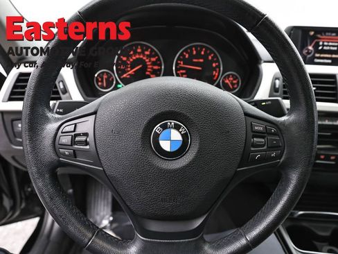 Used 2017 BMW 320i xDrive Sedan AWD/4WD image 10