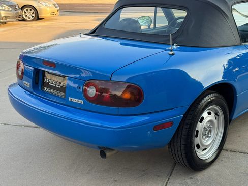Used 1990 MAZDA MX-5 Miata RWD image 41