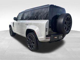 New 2026 Land Rover Defender 110 OCTA AWD/4WD video 3