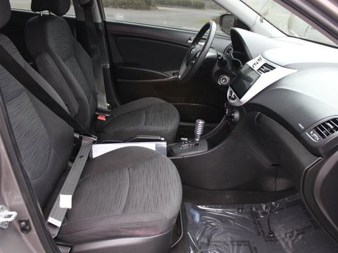 Used 2017 Hyundai Accent SE image 18