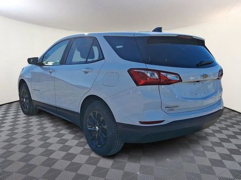 Used 2021 Chevrolet Equinox LS w/ LS Convenience Package image 4