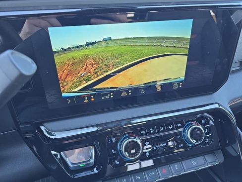 New 2026 GMC Sierra 2500 AT4 w/ AT4 Premium Plus Package image 24