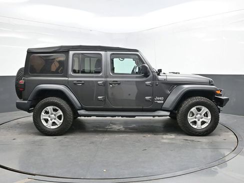 Used 2018 Jeep Wrangler Unlimited Sport S image 8