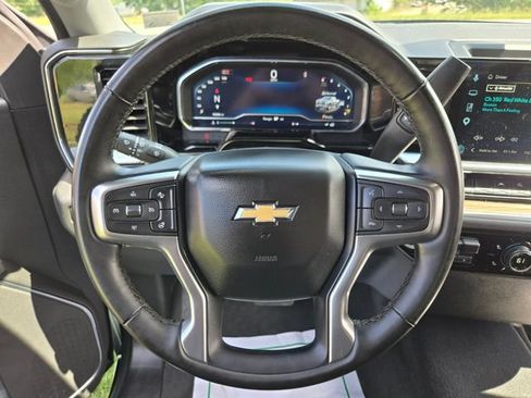 Used 2025 Chevrolet Silverado 1500 LT AWD/4WD image 32