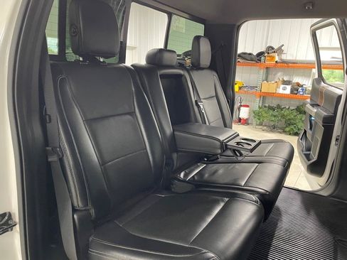 Used 2015 Ford F150 Lariat w/ Equipment Group 502A Luxury AWD/4WD image 19