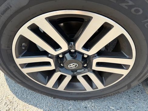 Used 2017 Toyota 4Runner Limited AWD/4WD image 9