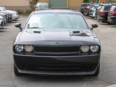 Used 2010 Dodge Challenger SE RWD image 28