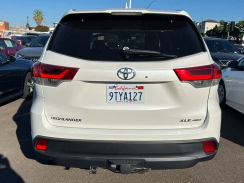 Used 2019 Toyota Highlander XLE AWD/4WD image 5
