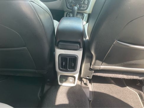Used 2018 Jeep Compass Limited w/ Navigation Group AWD/4WD image 27
