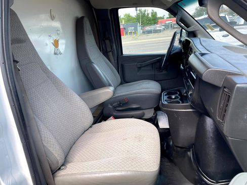 Used 2019 Chevrolet Express 3500 w/ Power Convenience Package image 15