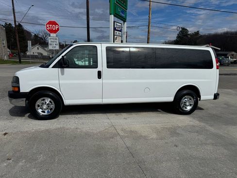 Used 2017 Chevrolet Express 3500 LT w/ LT Preferred Equipment Group image 2