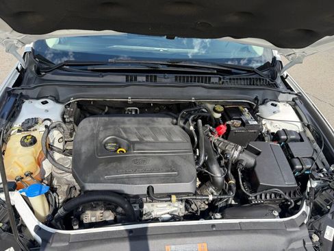 Used 2014 Ford Fusion SE w/ Equipment Group 202A FWD image 30
