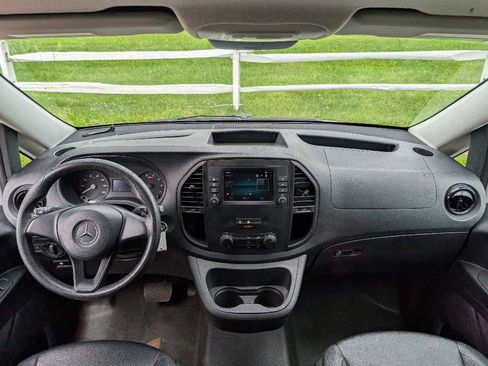 Used 2022 Mercedes-Benz Metris image 32