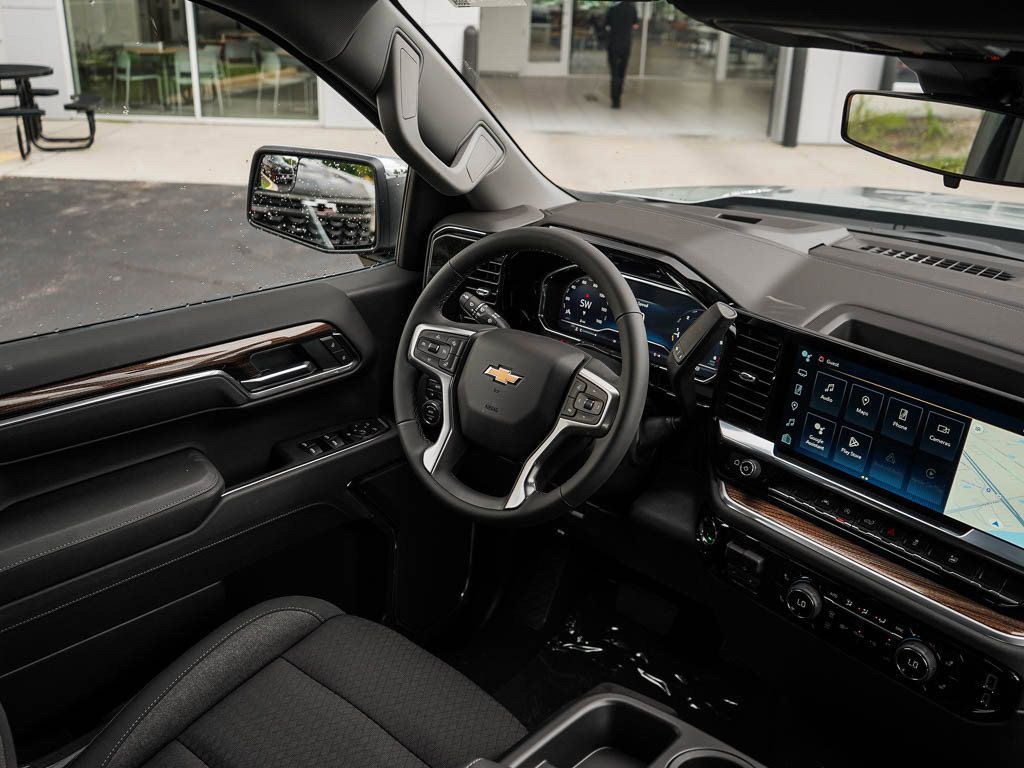 New 2025 Chevrolet Silverado 1500 LT AWD/4WD image 12