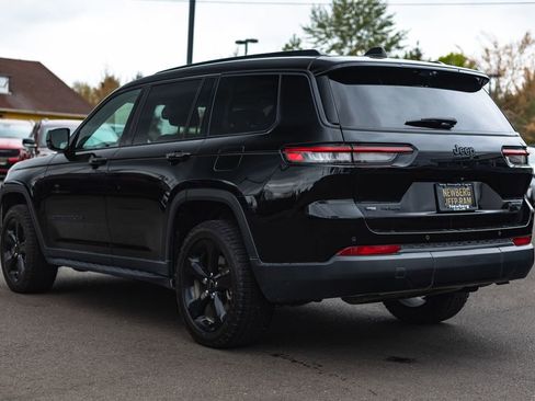 Used 2023 Jeep Grand Cherokee L Limited w/ Luxury Tech Group II AWD/4WD image 11