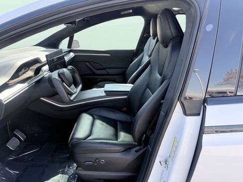 Used 2023 Tesla Model X image 31