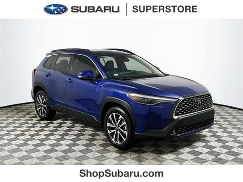 Used 2022 Toyota Corolla Cross XLE w/ Convenience Package FWD image 1