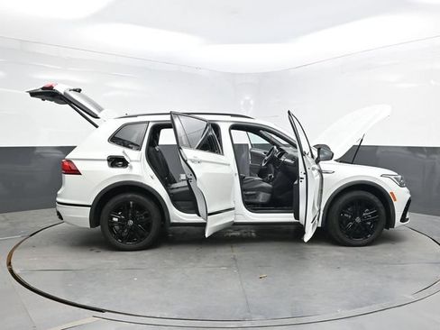 Used 2022 Volkswagen Tiguan SE R-Line AWD/4WD image 49