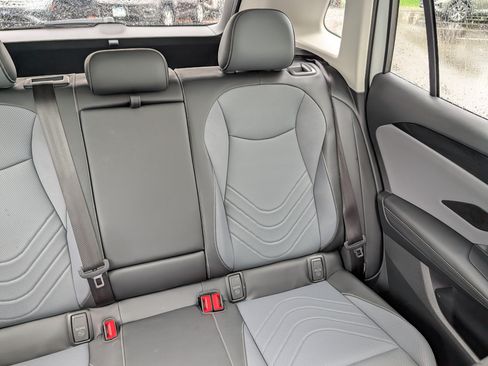 Certified 2025 Volkswagen Tiguan SE w/ Panoramic Sunroof Package AWD/4WD image 14