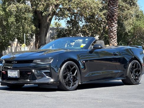Used 2017 Chevrolet Camaro SS RWD image 7