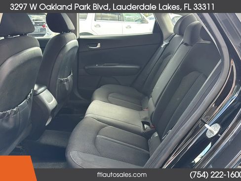 Used 2017 Kia Optima LX FWD image 18