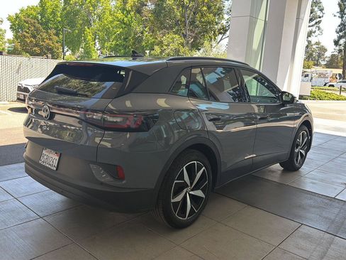 Used 2023 Volkswagen ID.4 S RWD image 5