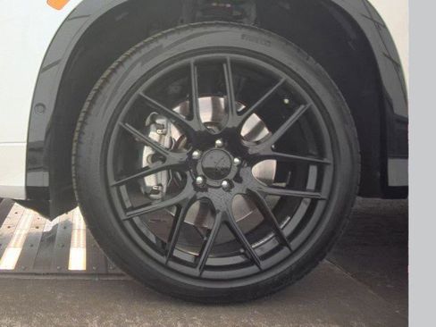 Used 2025 Volkswagen Tiguan SEL R-Line image 7