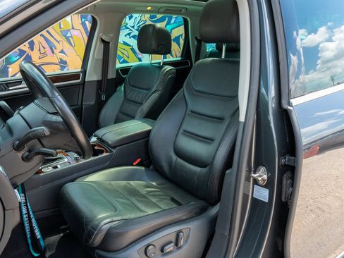 Used 2014 Volkswagen Touareg VR6 AWD/4WD image 23