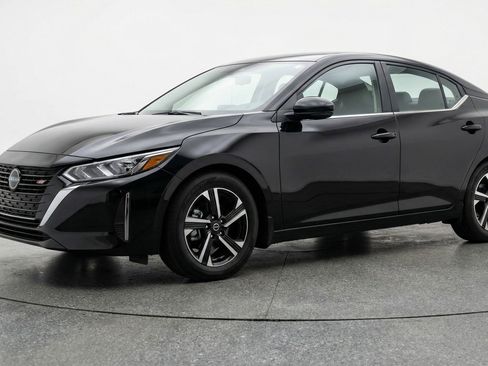 Used 2025 Nissan Sentra SV FWD image 2